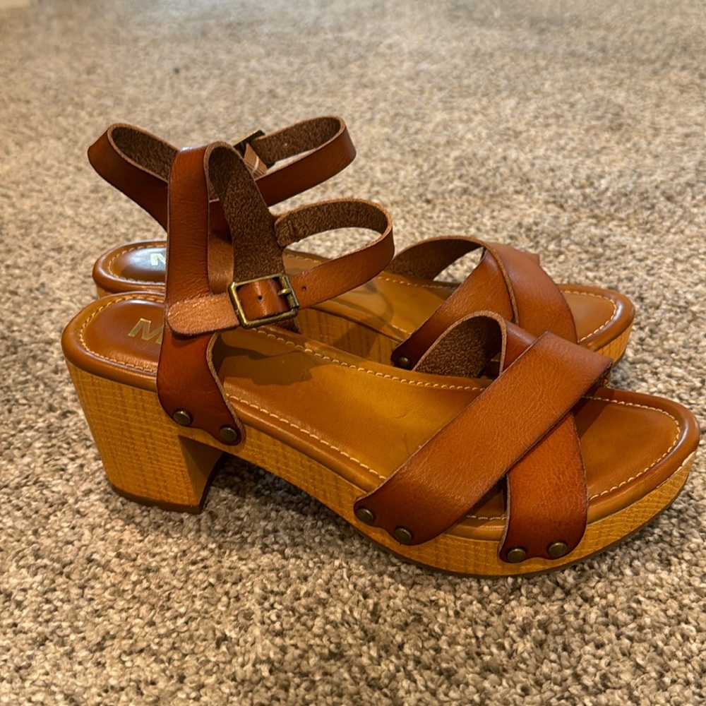MIA heels